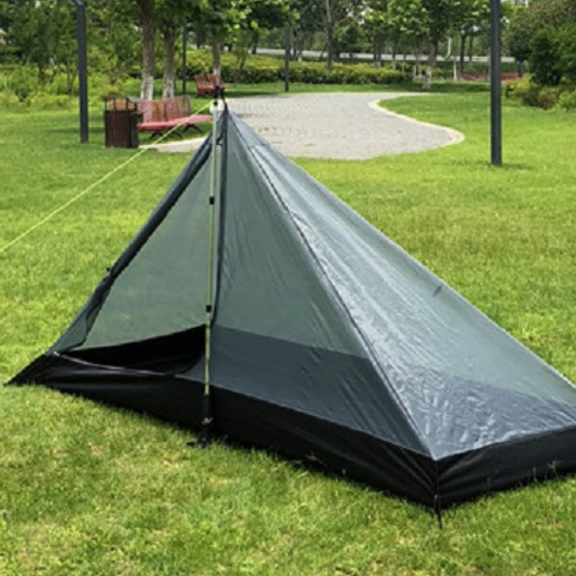 210d Nylon Double-Sided Silicon Pyramid Housing Tent Hiking Camping Ultra-Light 1-2 People (ESG16772)